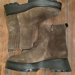Vince Camuto Green Suede Leather Boots Size 7.5 Zipper Closure NWT